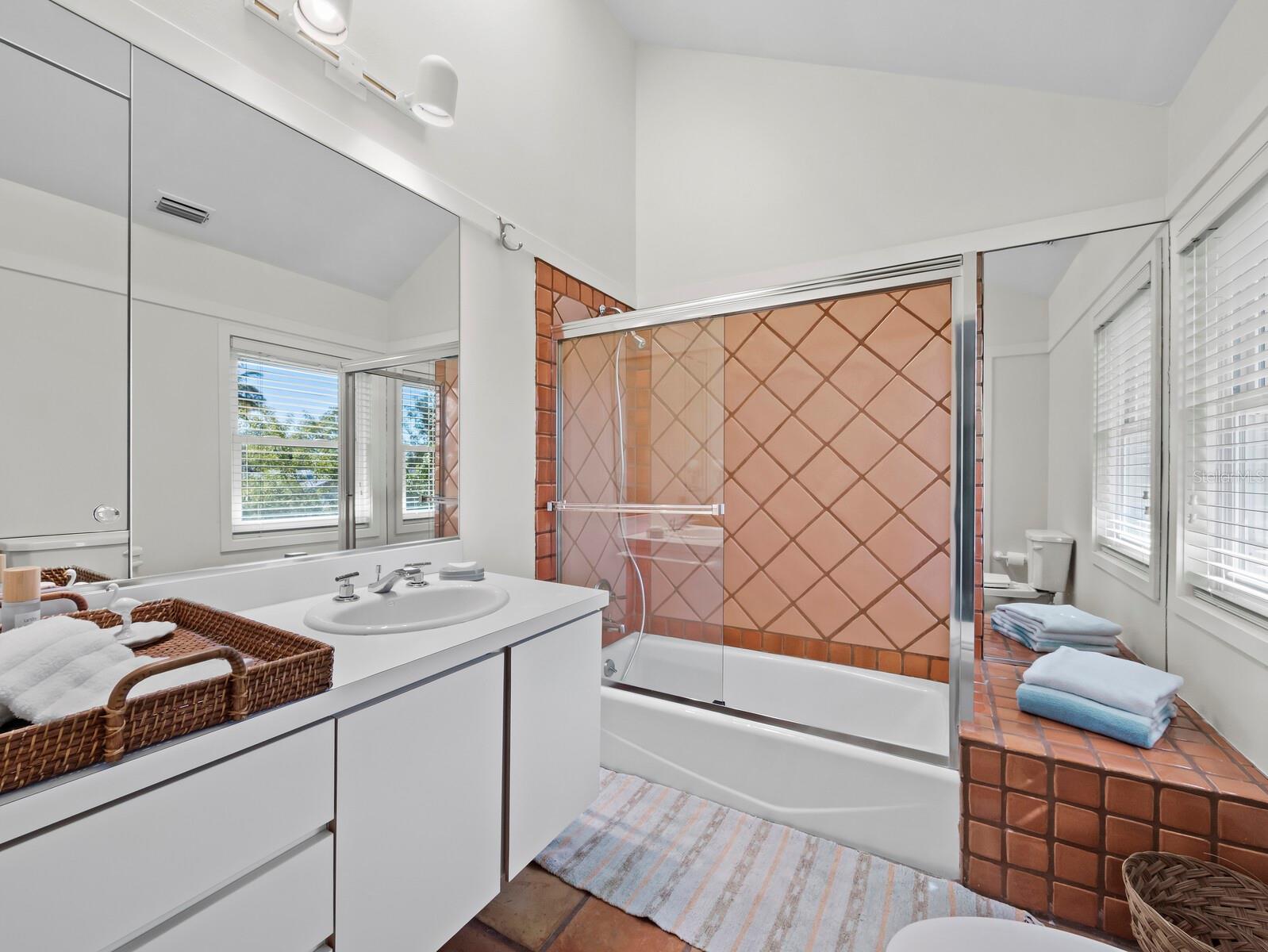 A4682565 Property Photo