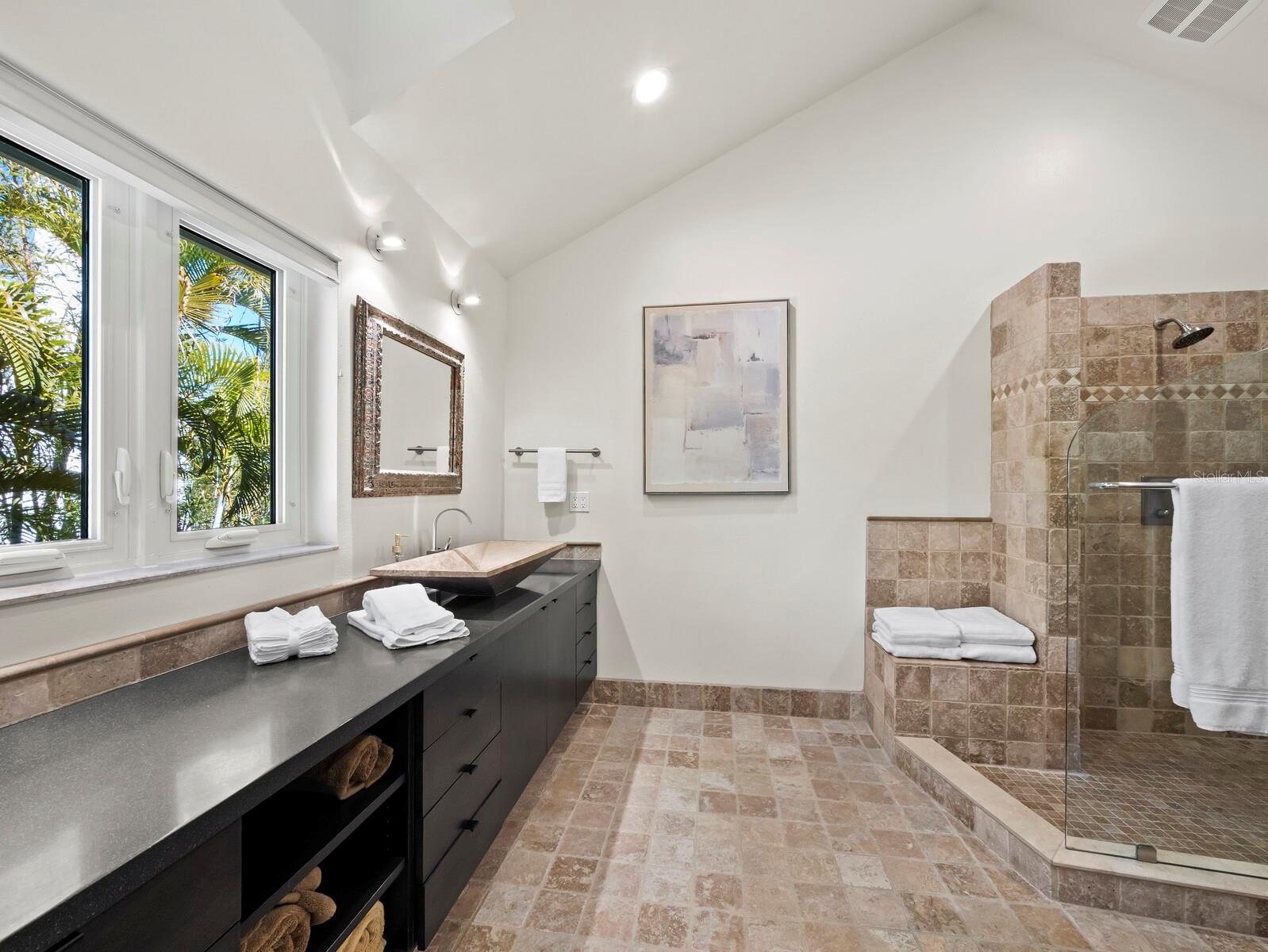 A4682565 Property Photo