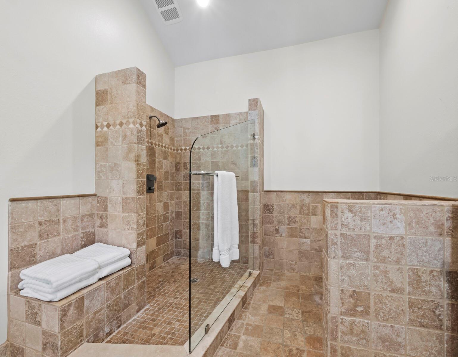 A4682565 Property Photo