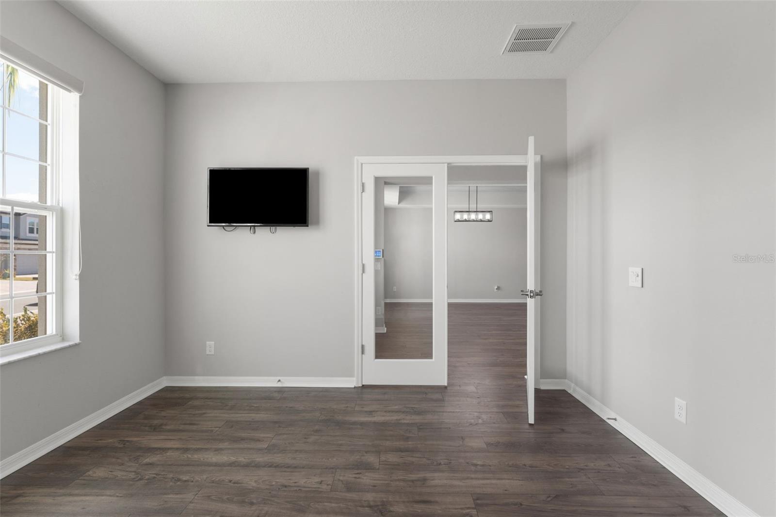 TV comes with office