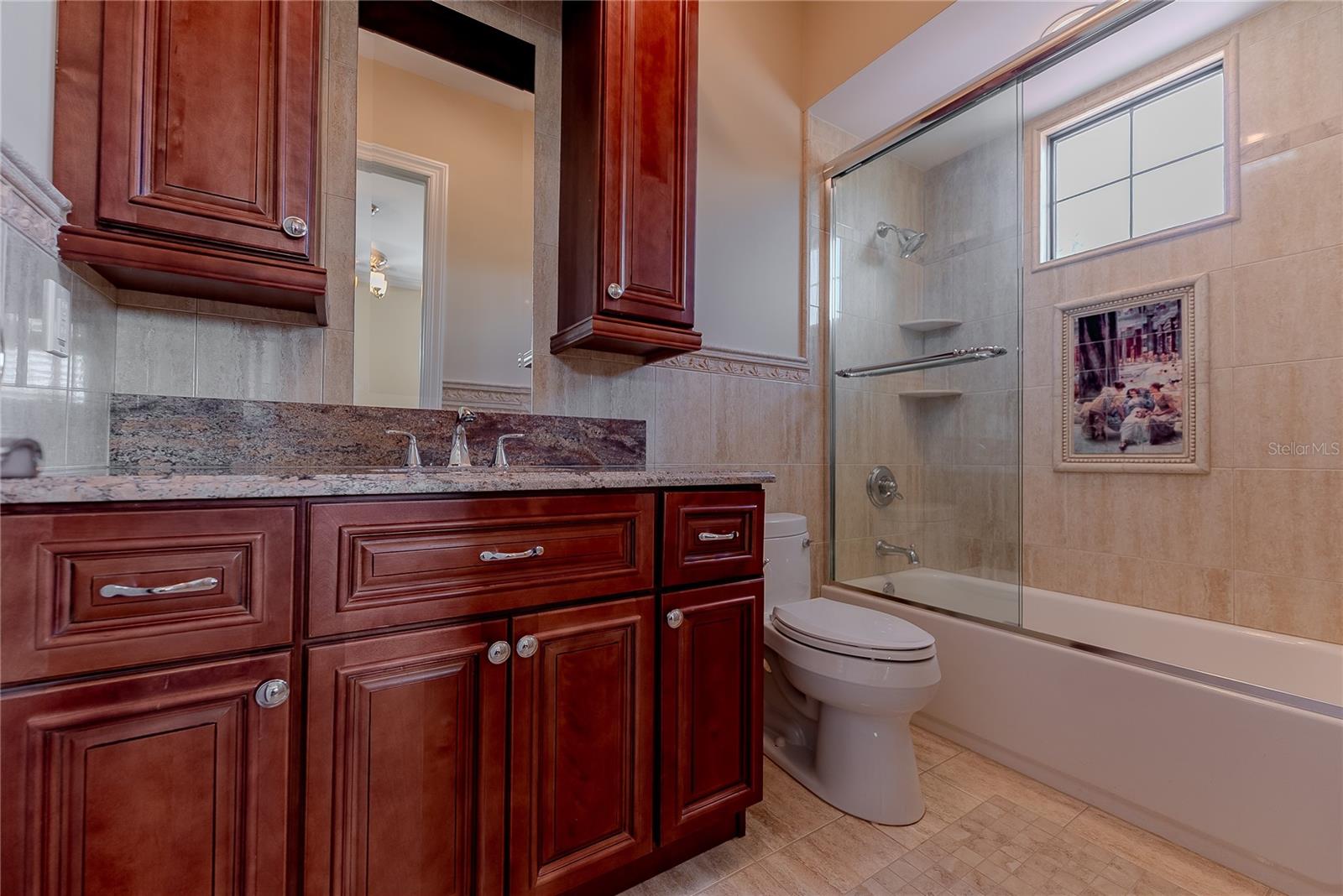 TB8476403 Property Photo