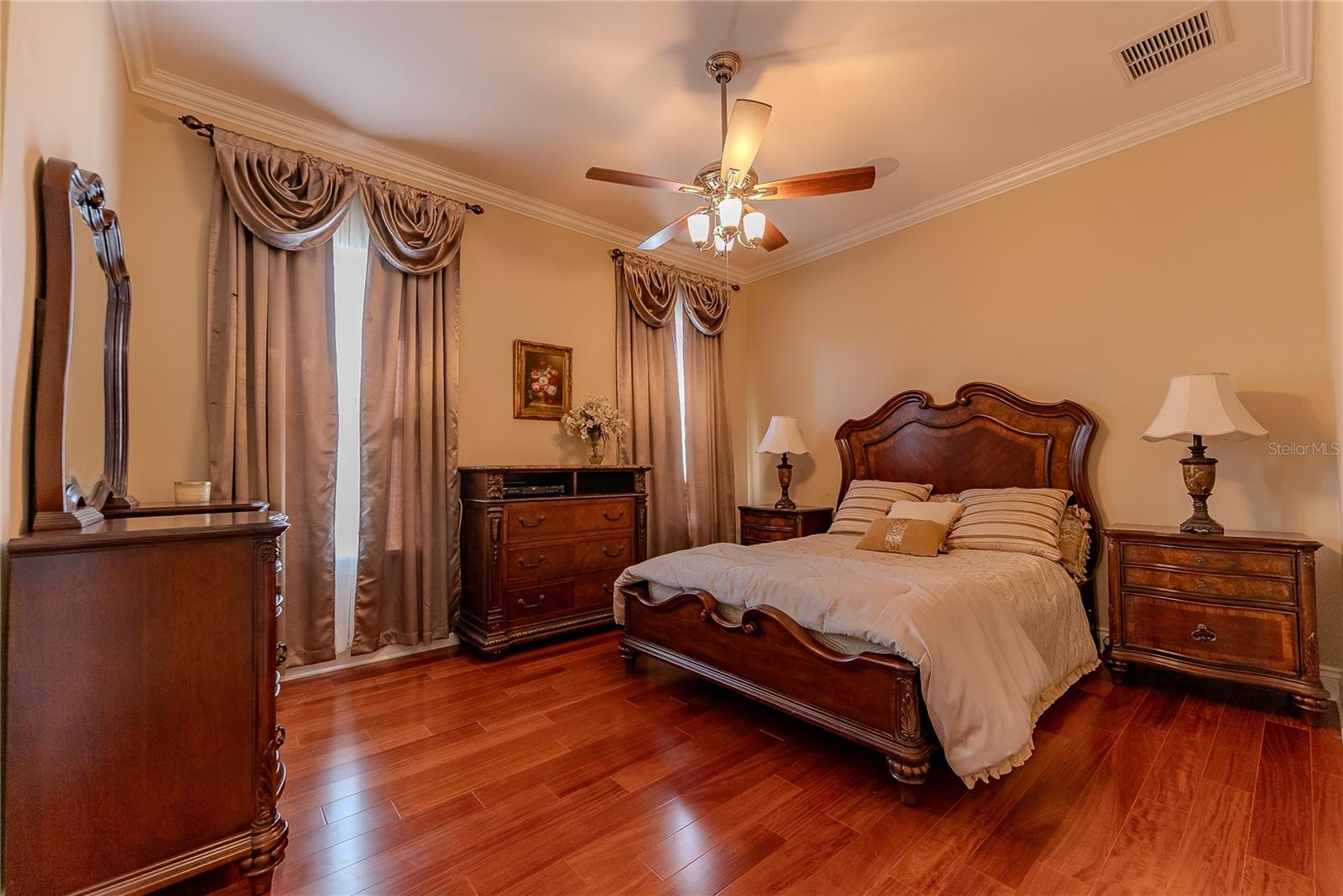 TB8476403 Property Photo