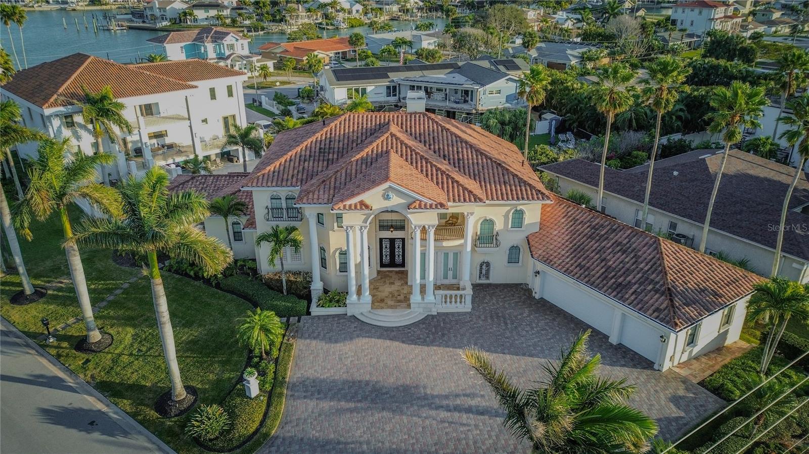 TB8476403 Property Photo