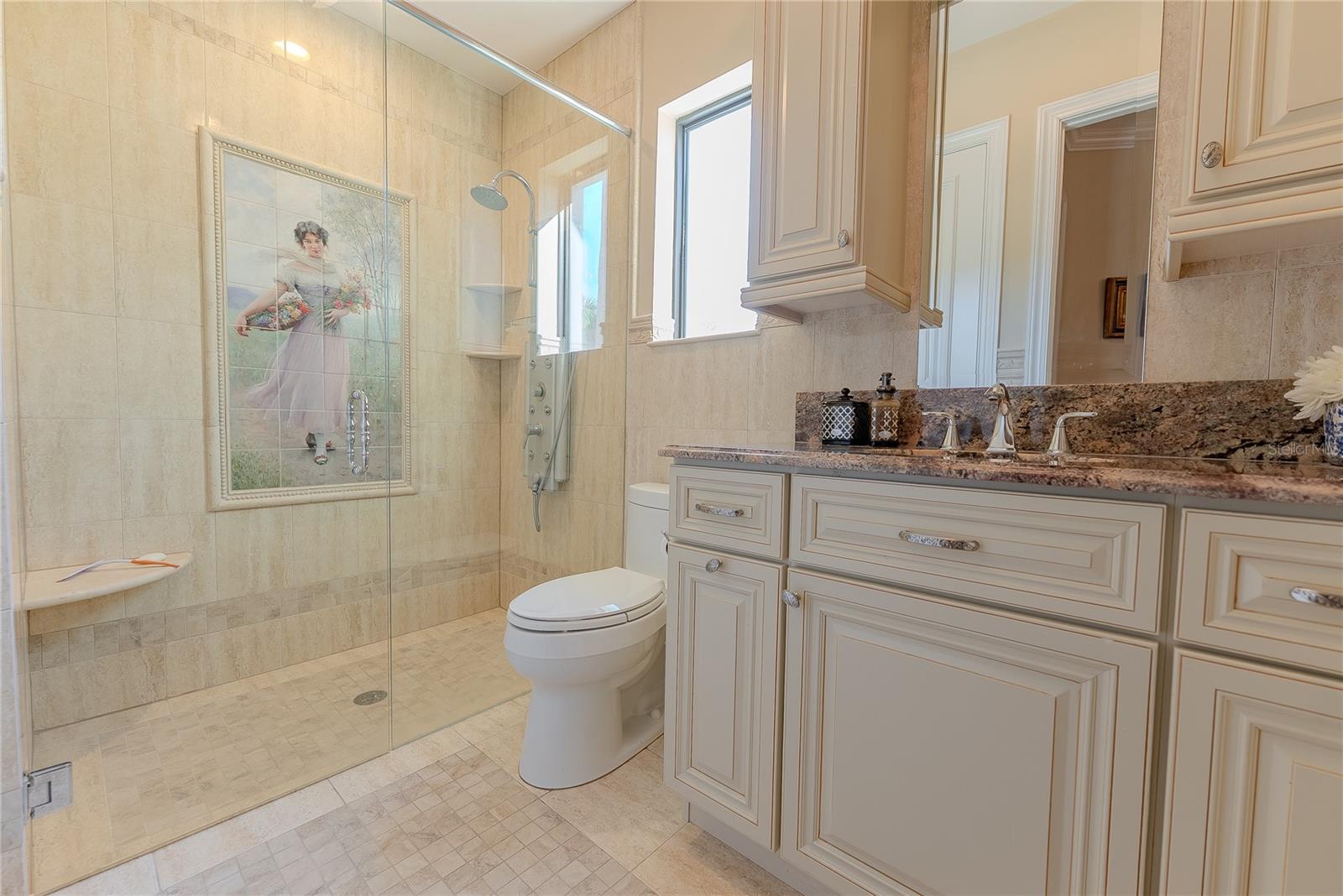 TB8476403 Property Photo