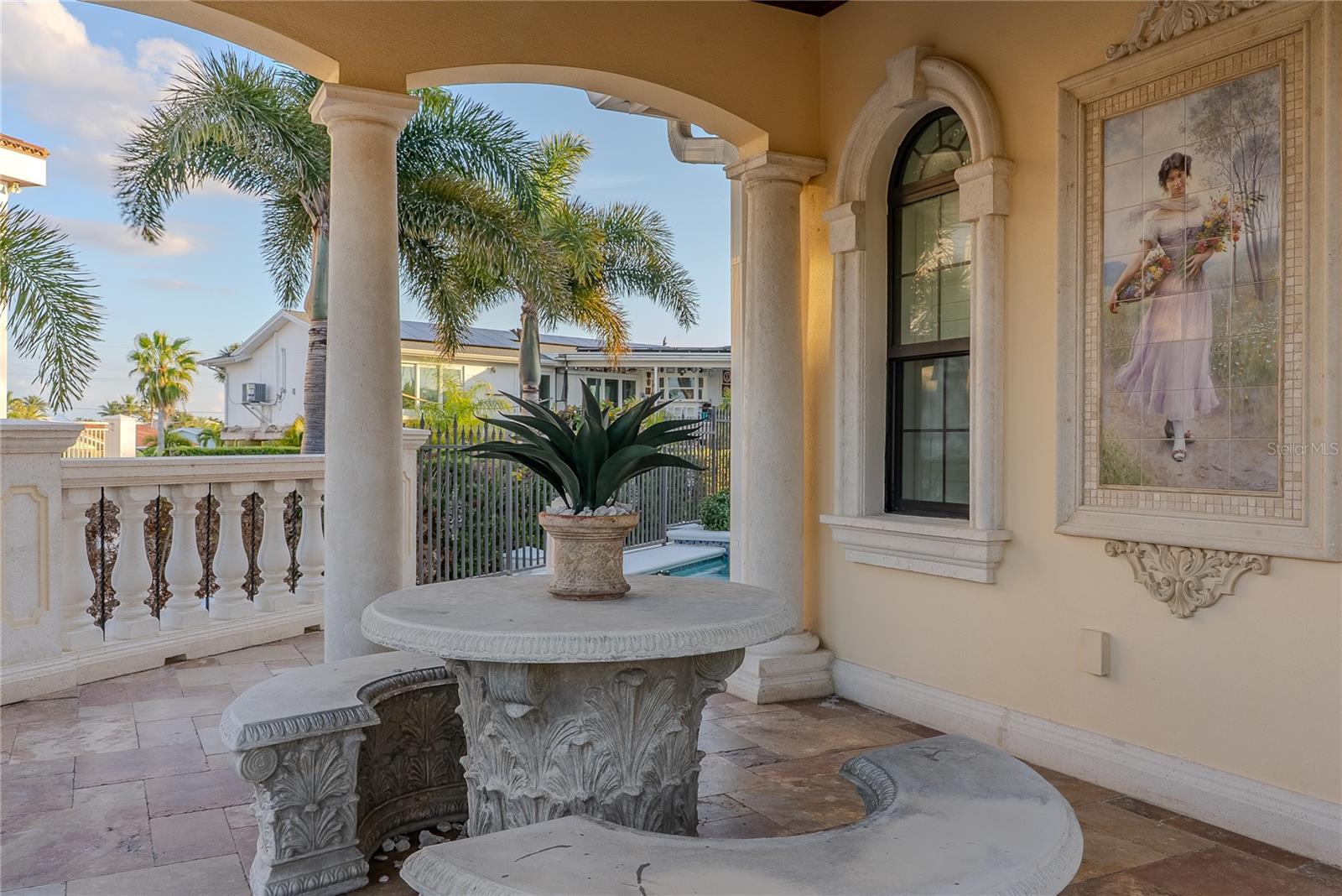 TB8476403 Property Photo