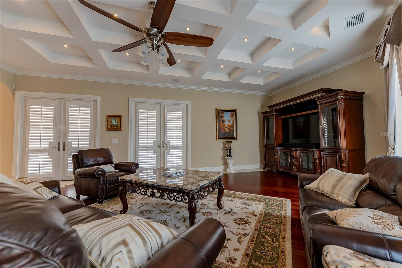 TB8476403 Property Photo