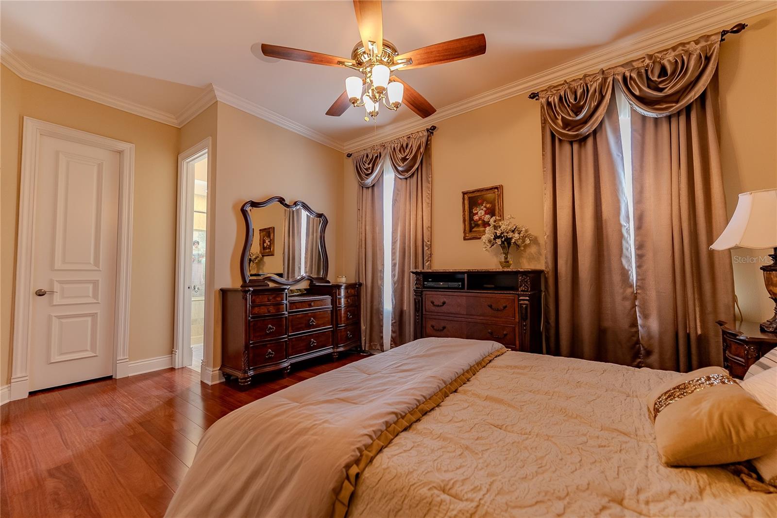 TB8476403 Property Photo