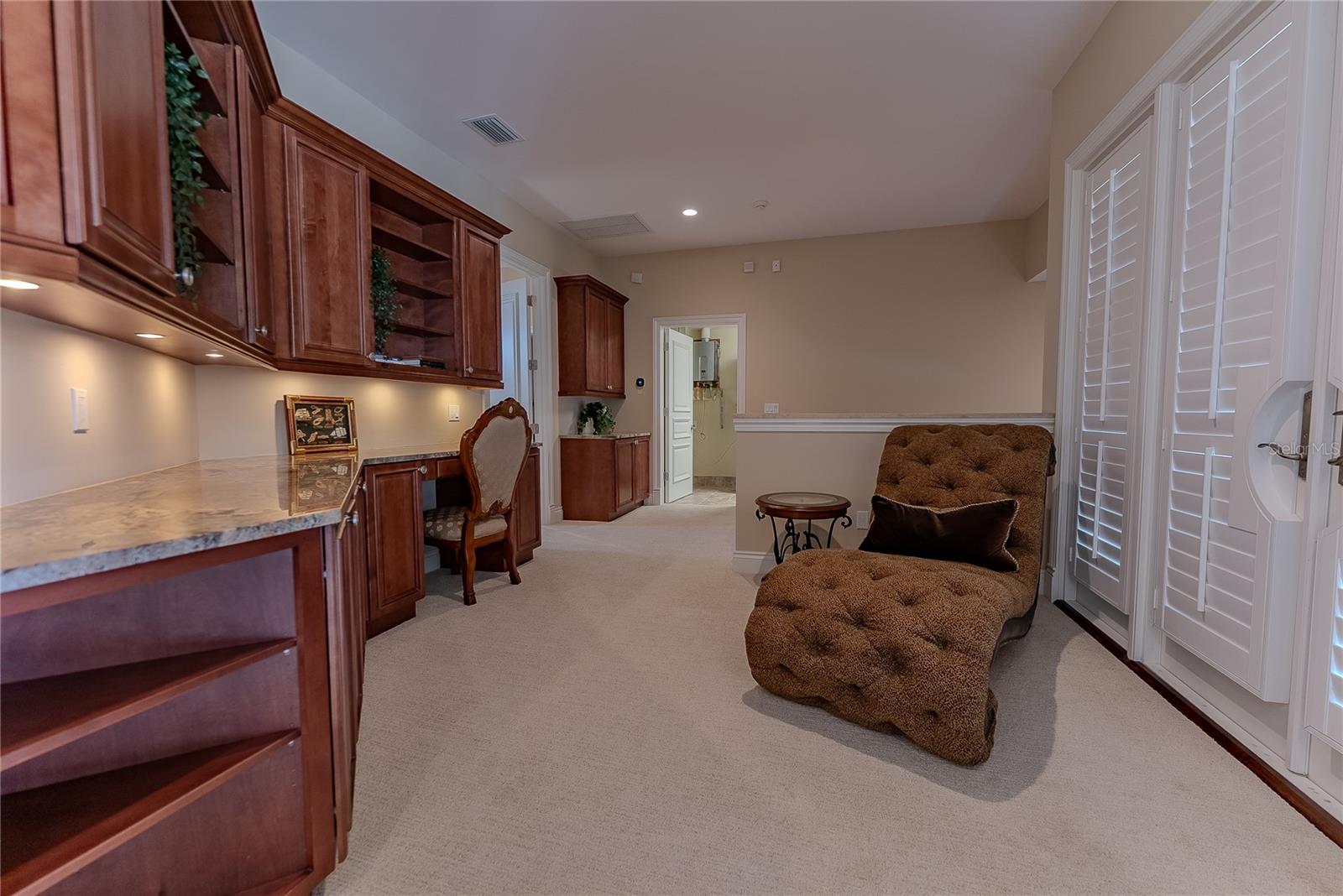 TB8476403 Property Photo