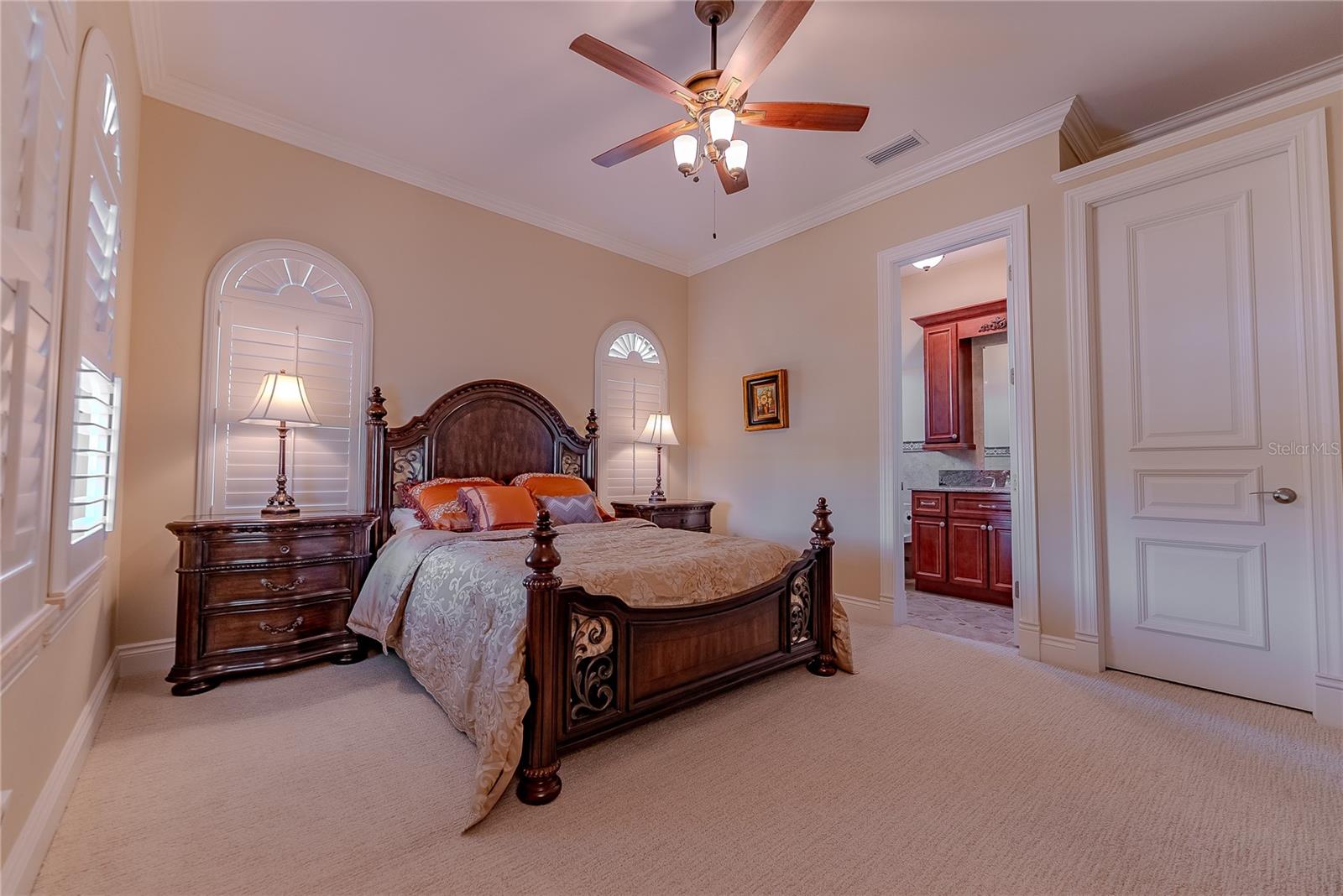 TB8476403 Property Photo