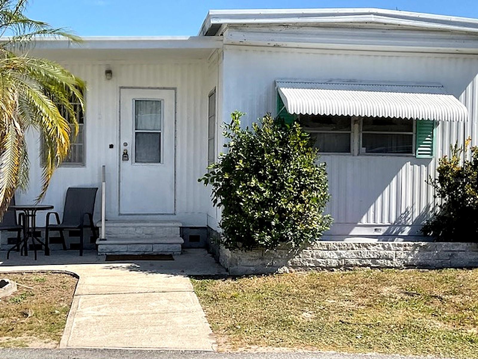 TB8476404 Property Photo