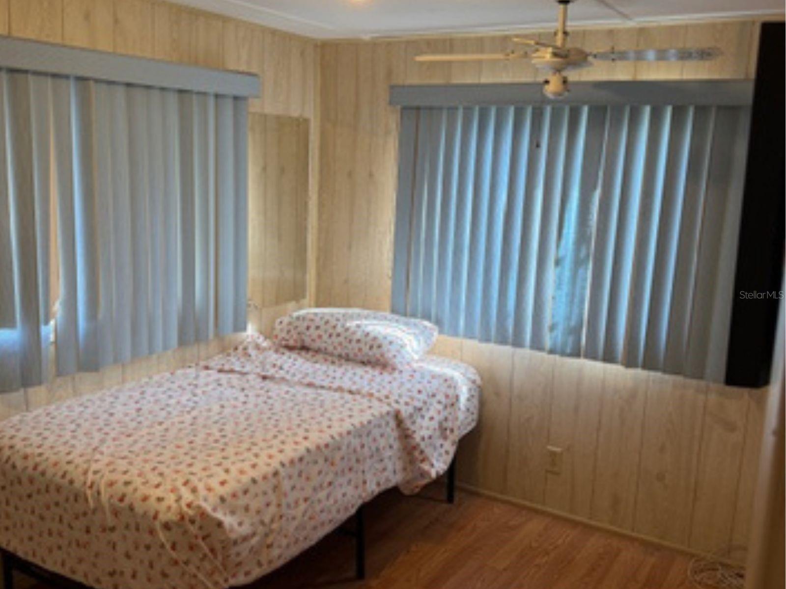 TB8476404 Property Photo