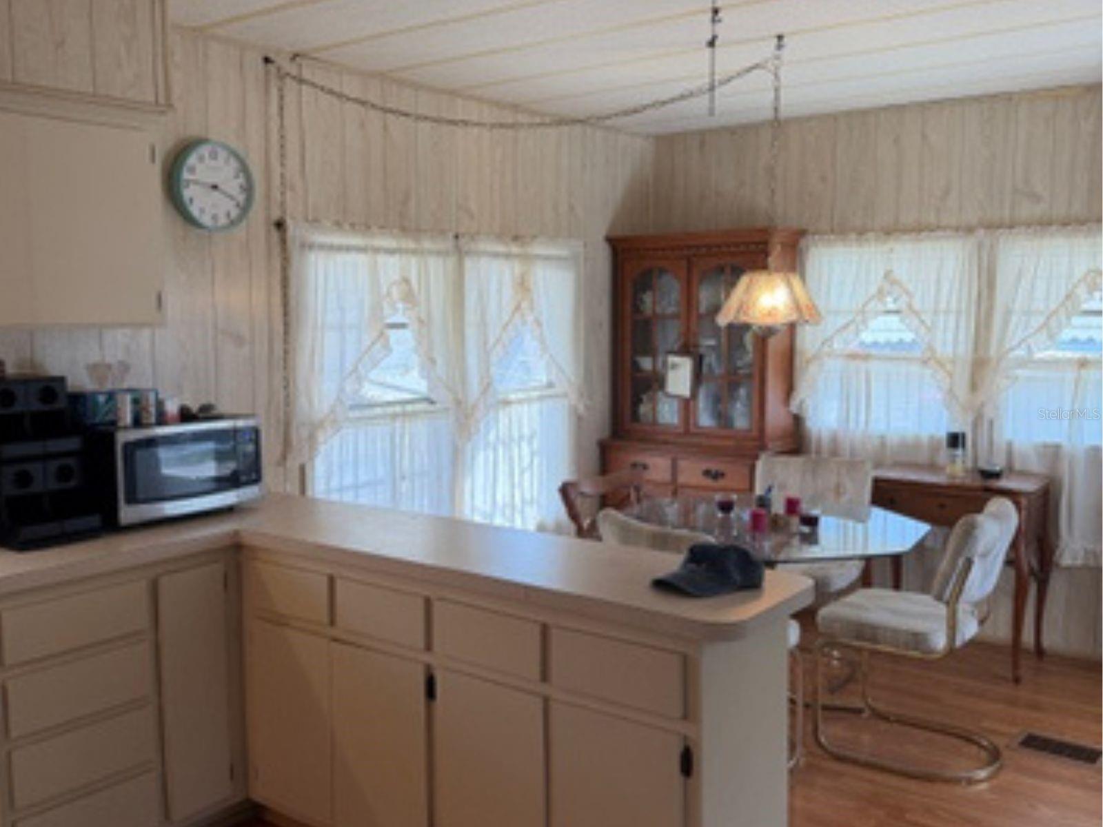 TB8476404 Property Photo