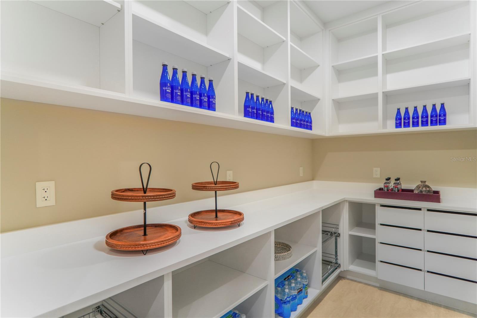 O6382642 Property Photo