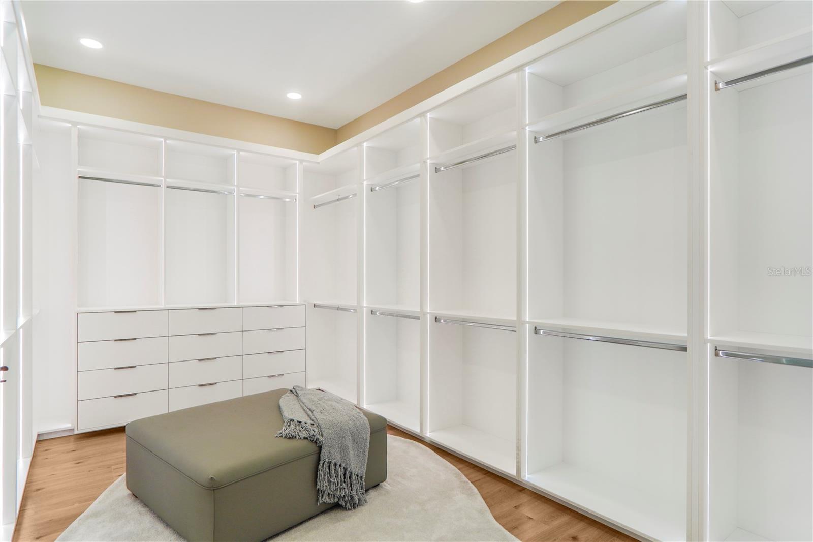 O6382642 Property Photo