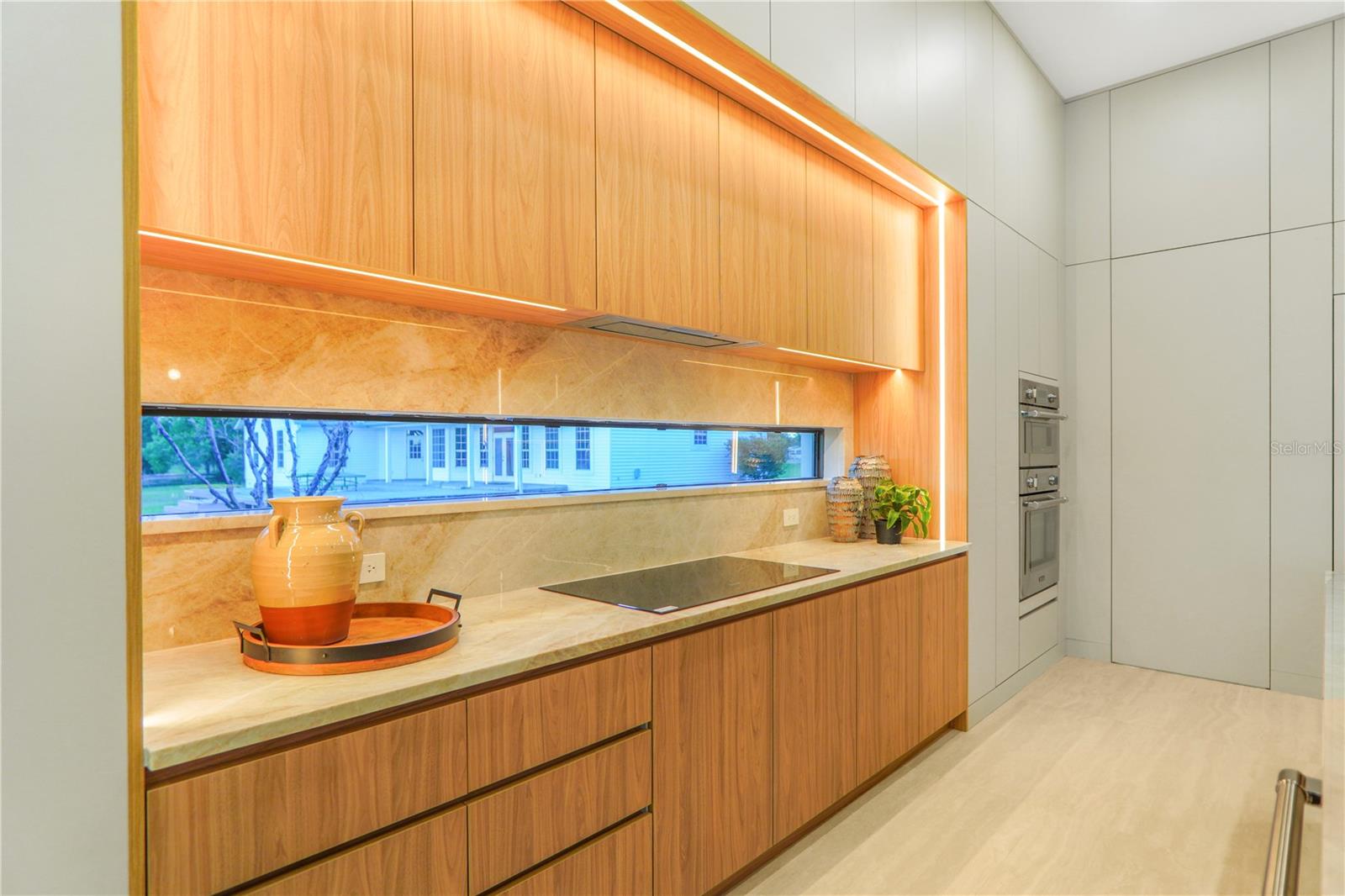 O6382642 Property Photo