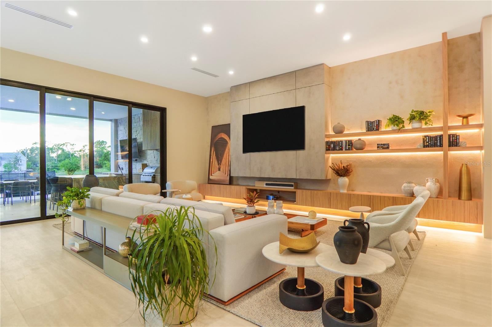 O6382642 Property Photo