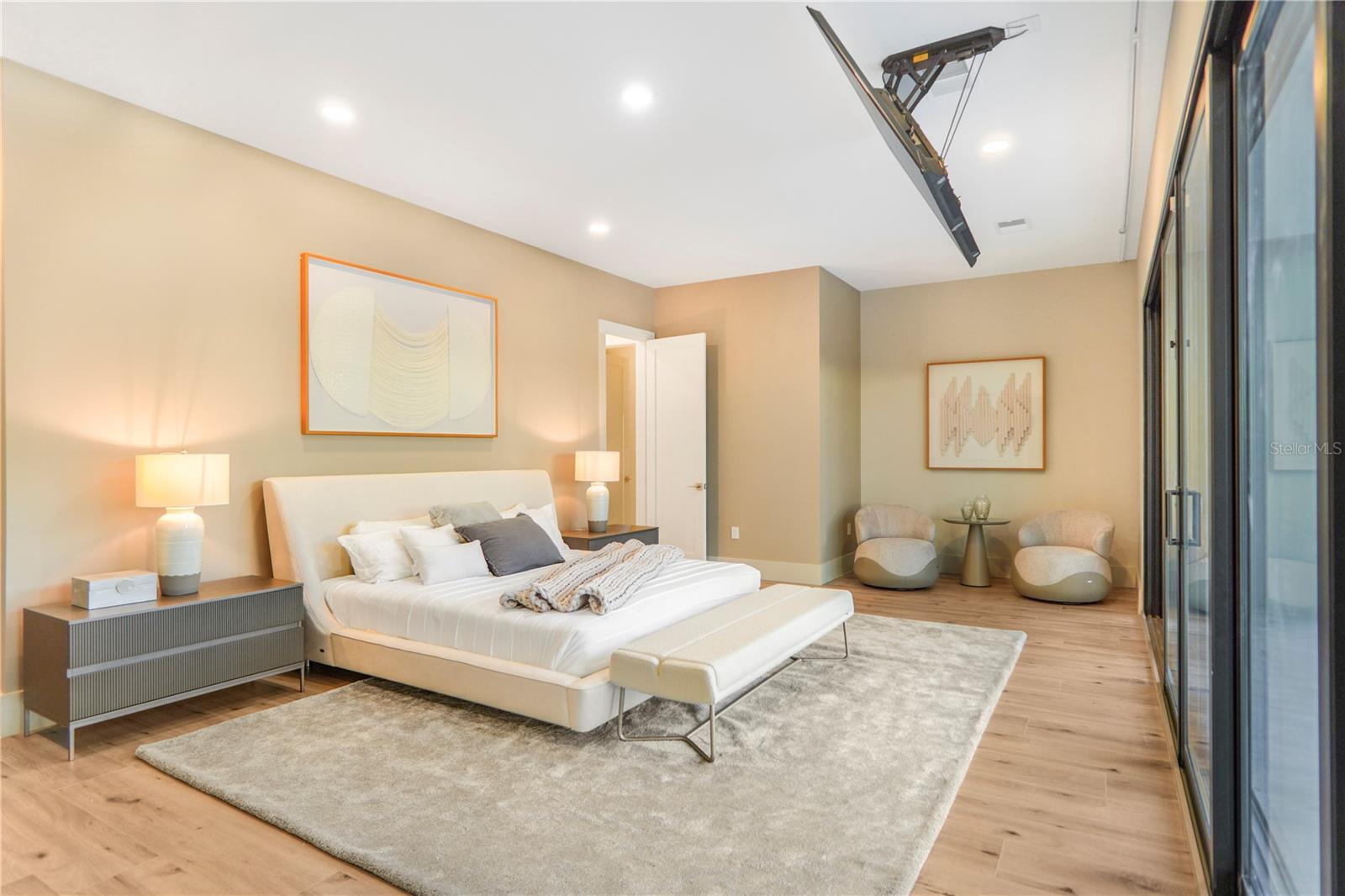 O6382642 Property Photo