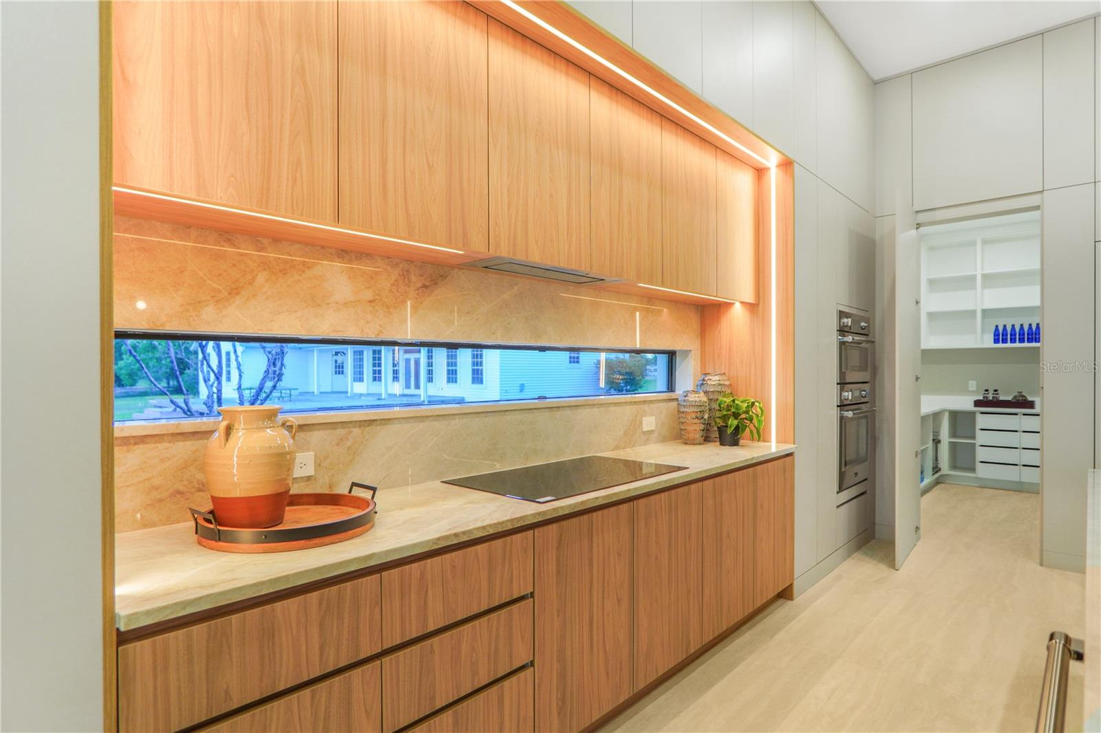 O6382642 Property Photo