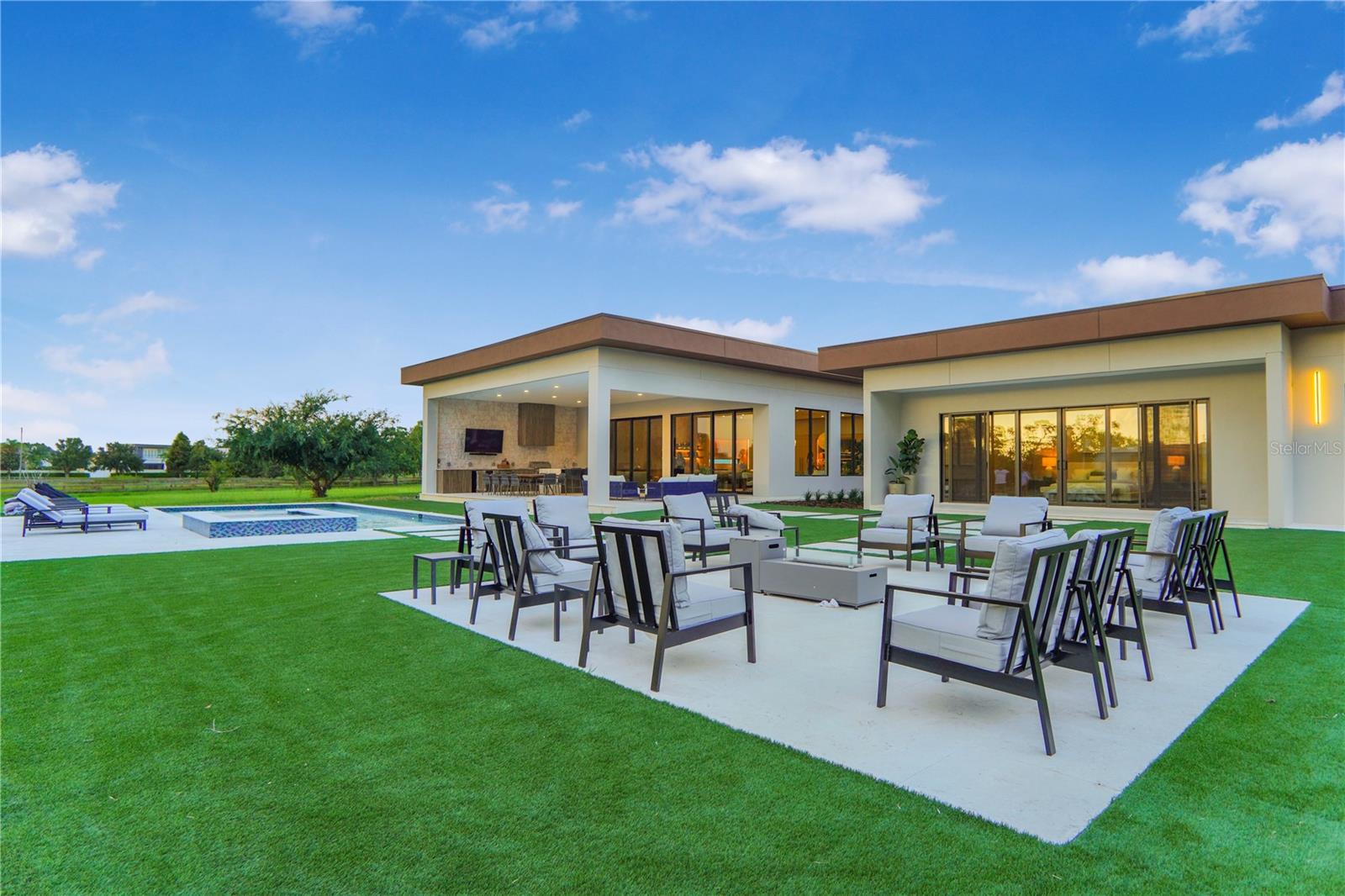 O6382642 Property Photo