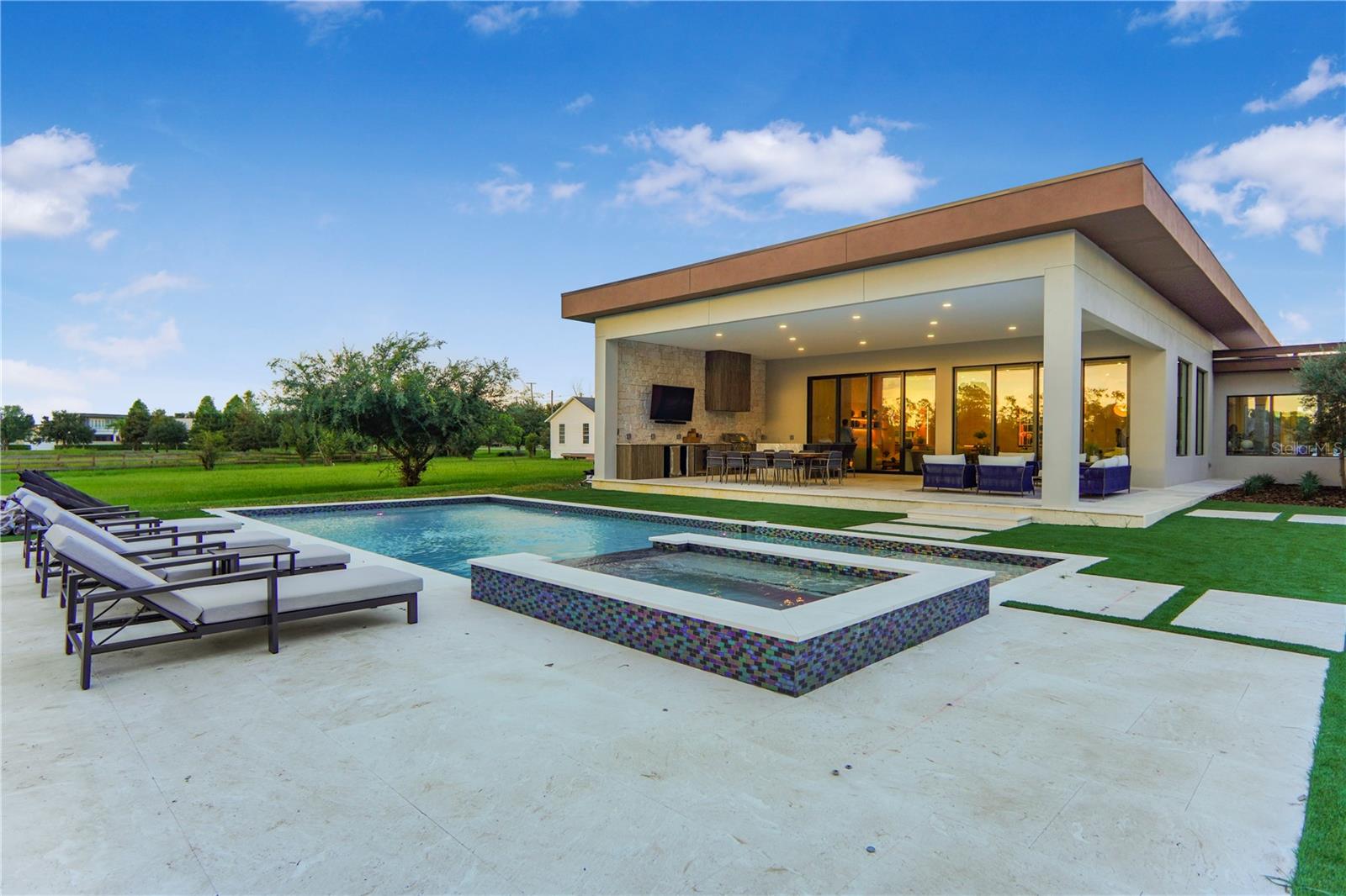 O6382642 Property Photo