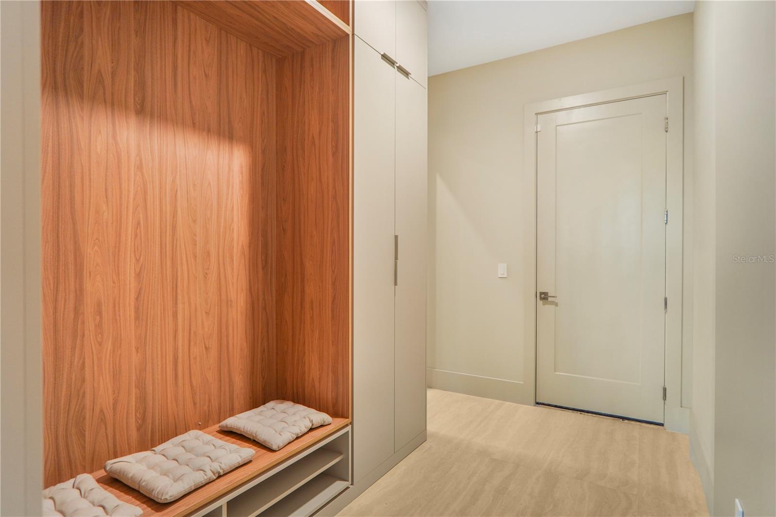 O6382642 Property Photo