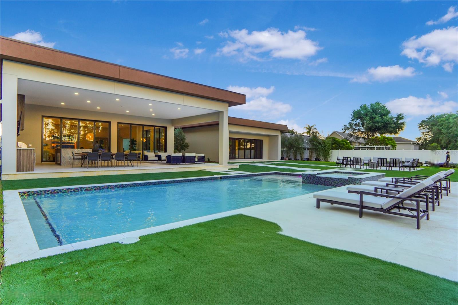 O6382642 Property Photo