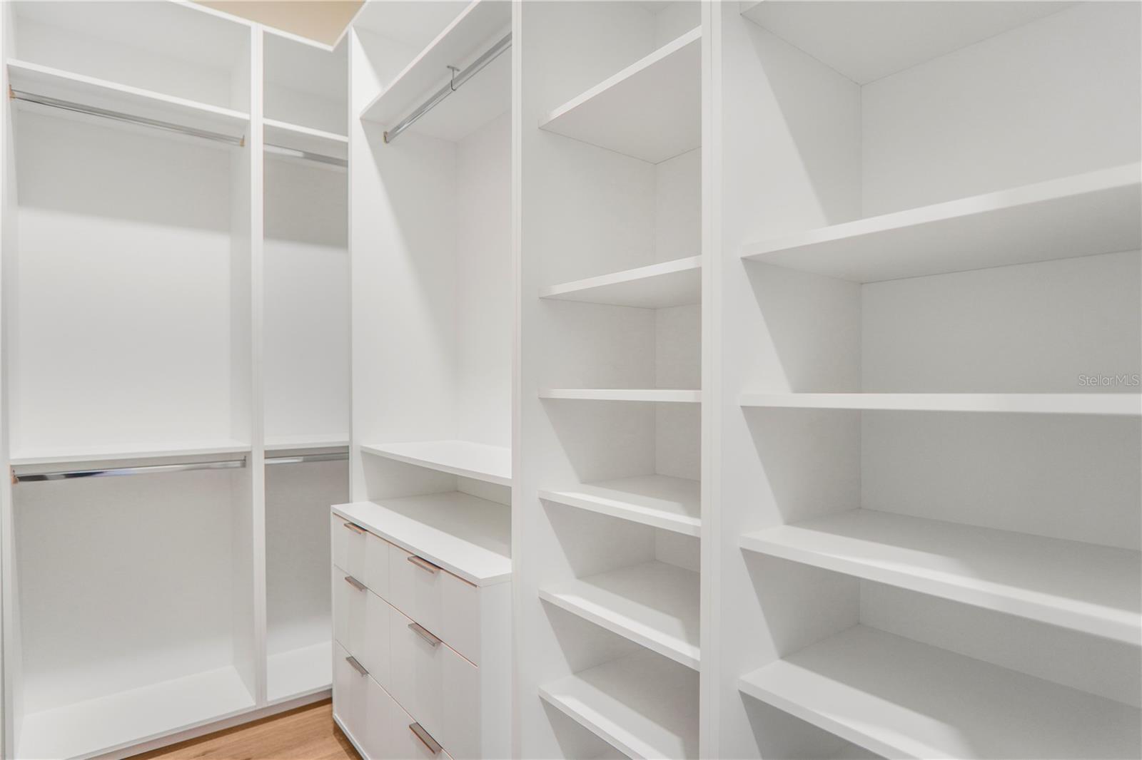 O6382642 Property Photo