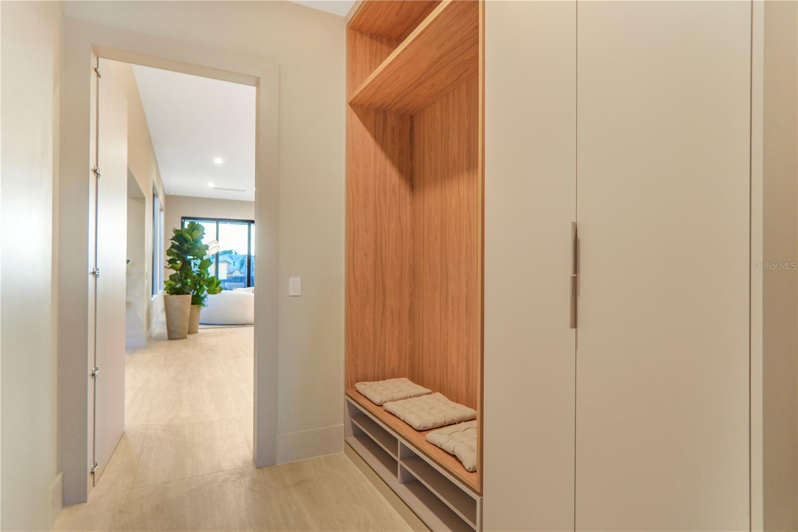 O6382642 Property Photo