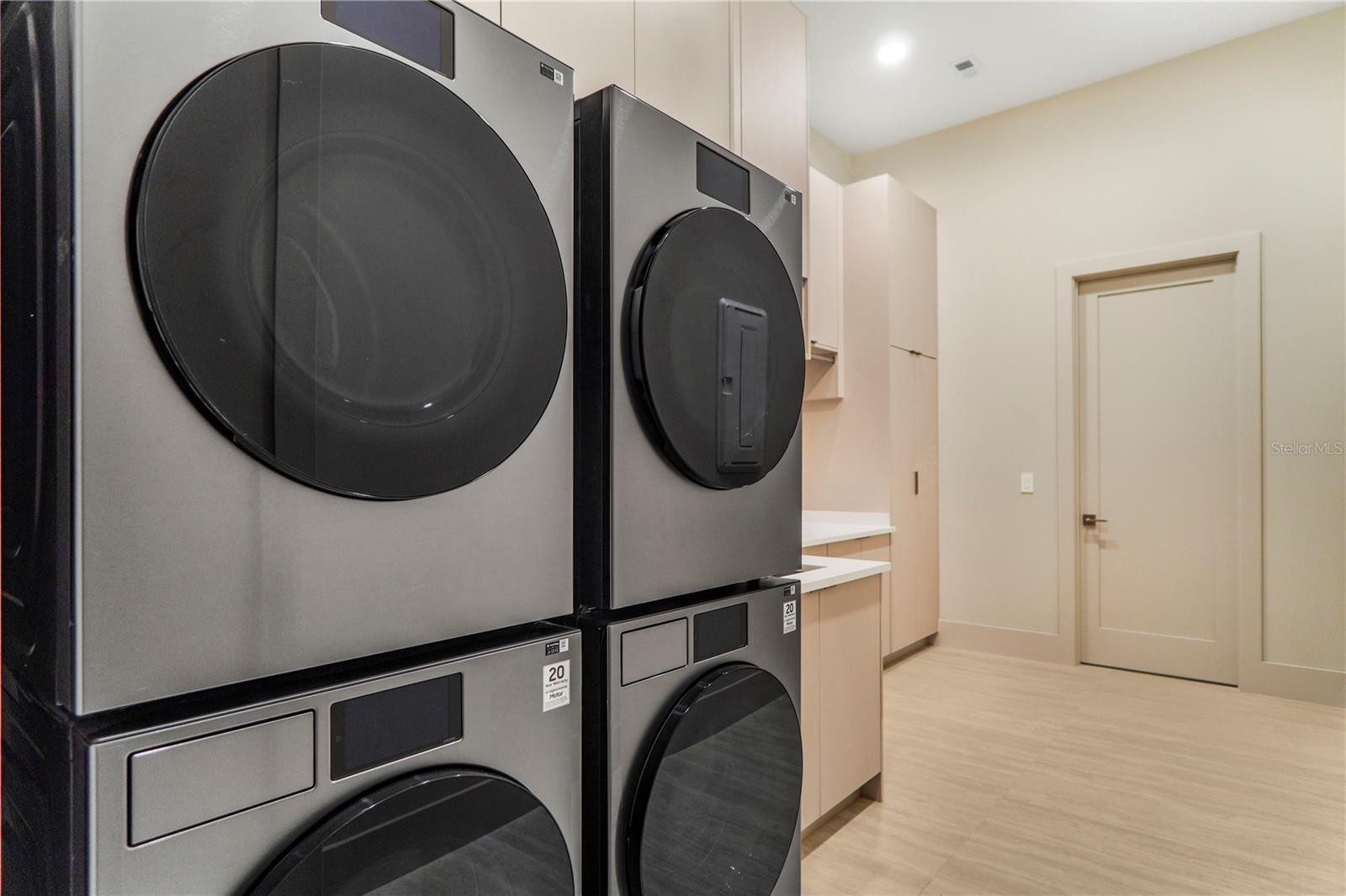 O6382642 Property Photo