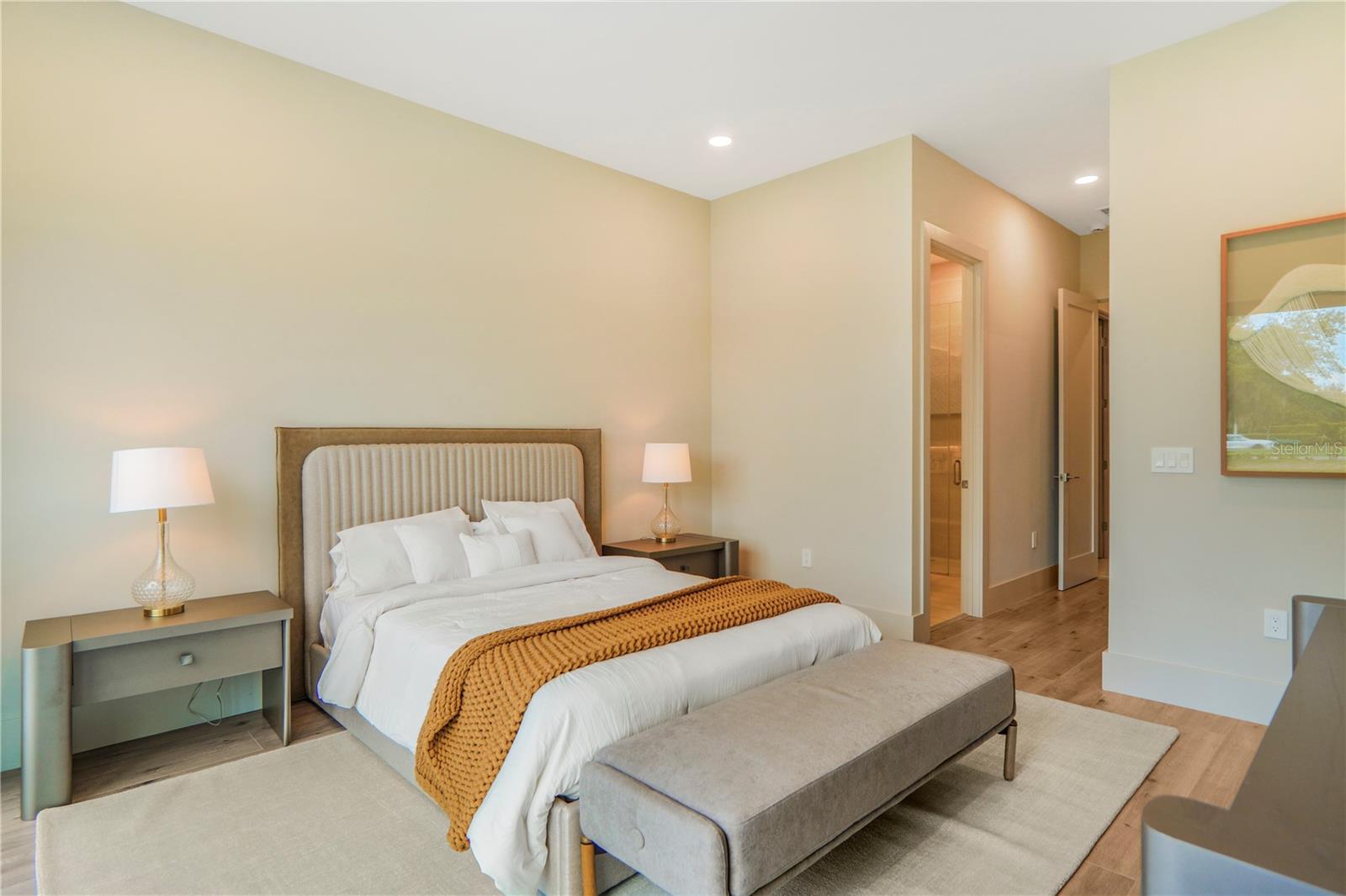 O6382642 Property Photo