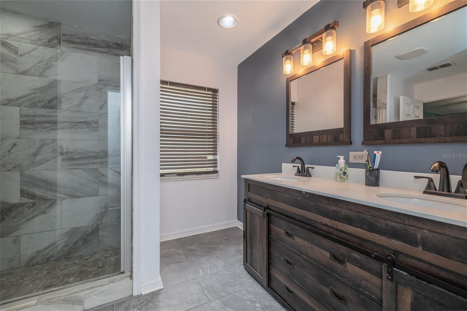 420 PINEAPPLE ST, ORANGE CITY, FL, 32763