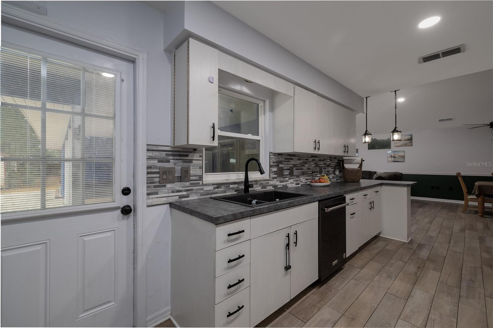 420 PINEAPPLE ST, ORANGE CITY, FL, 32763