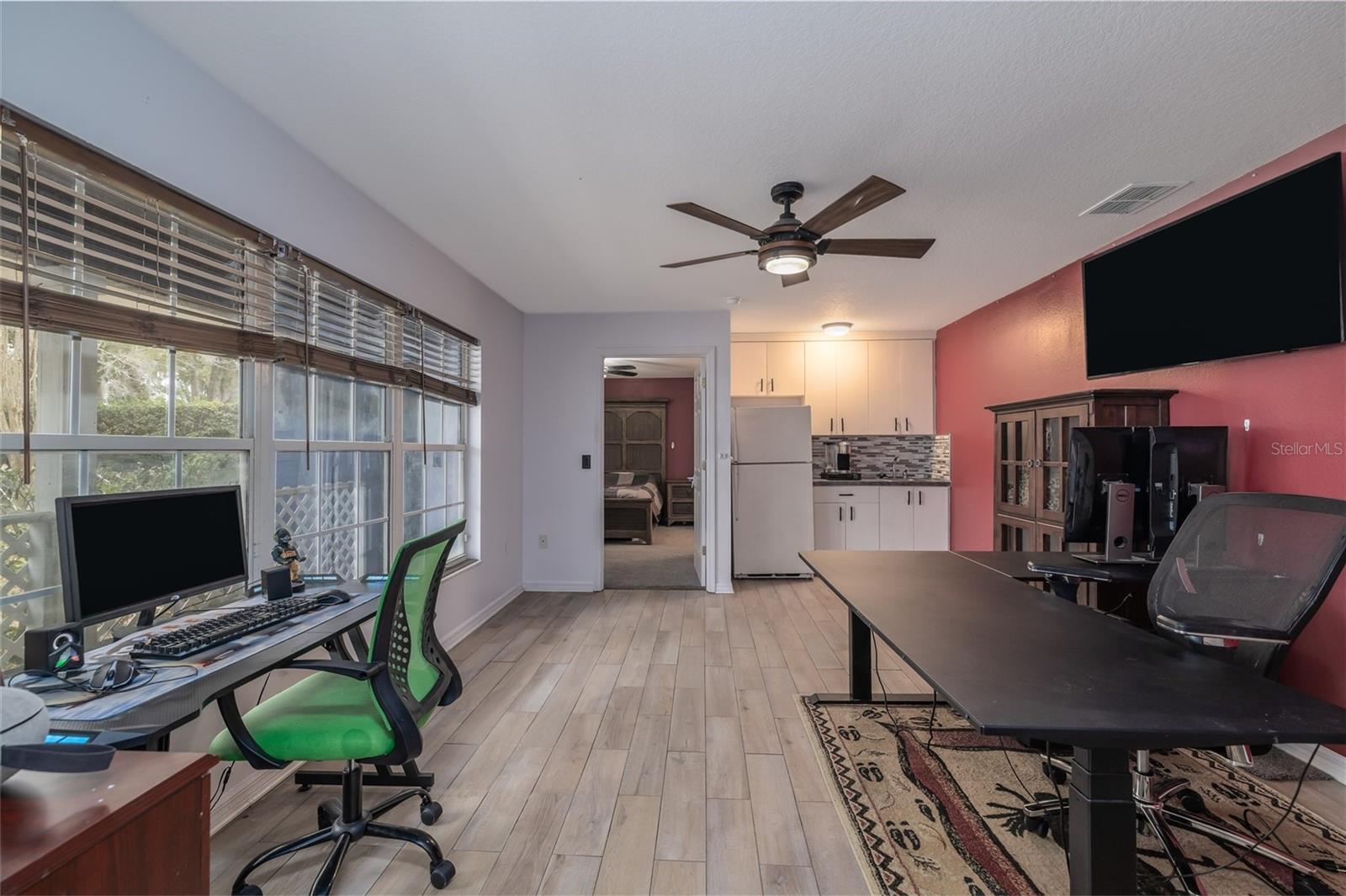 420 PINEAPPLE ST, ORANGE CITY, FL, 32763