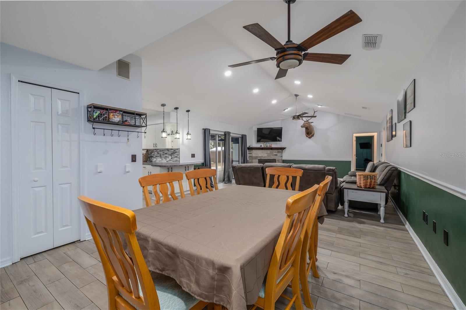 420 PINEAPPLE ST, ORANGE CITY, FL, 32763