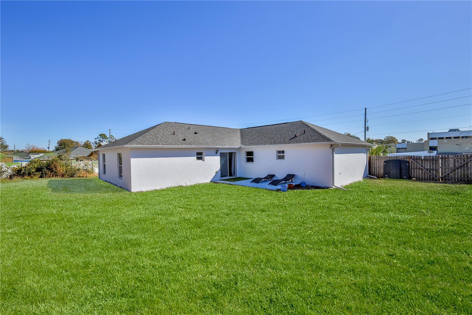 Huge fenced rear yard