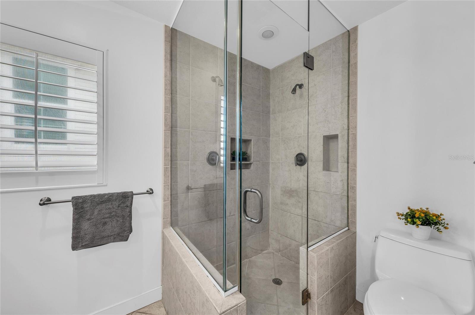 A4682621 Property Photo