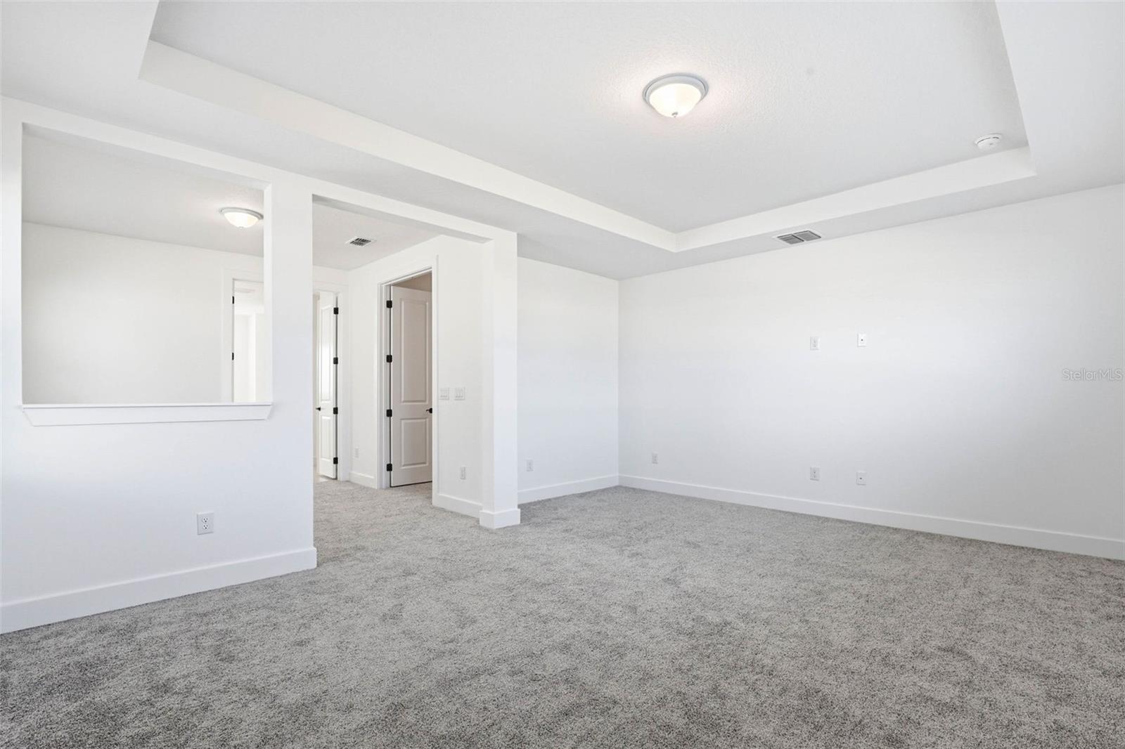 PRIMARY SUITE W/ SITTING AREA