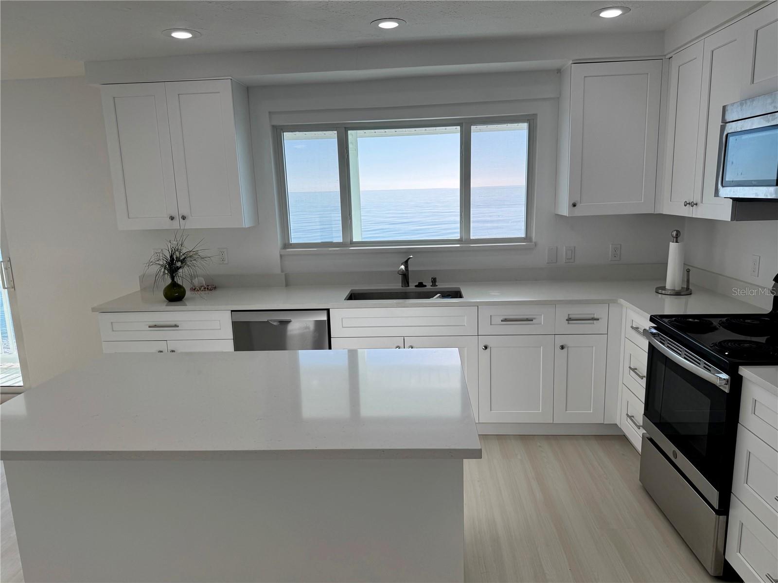 N6142960 Property Photo