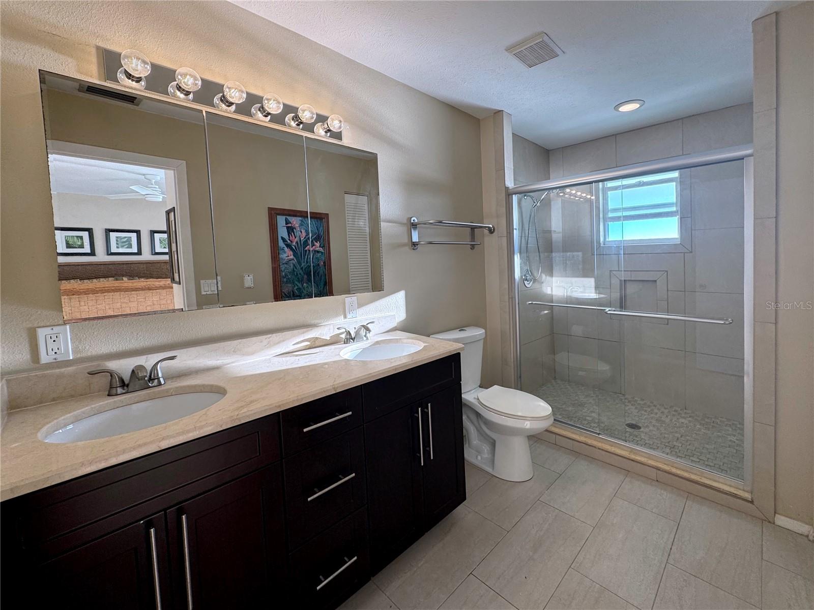 N6142960 Property Photo