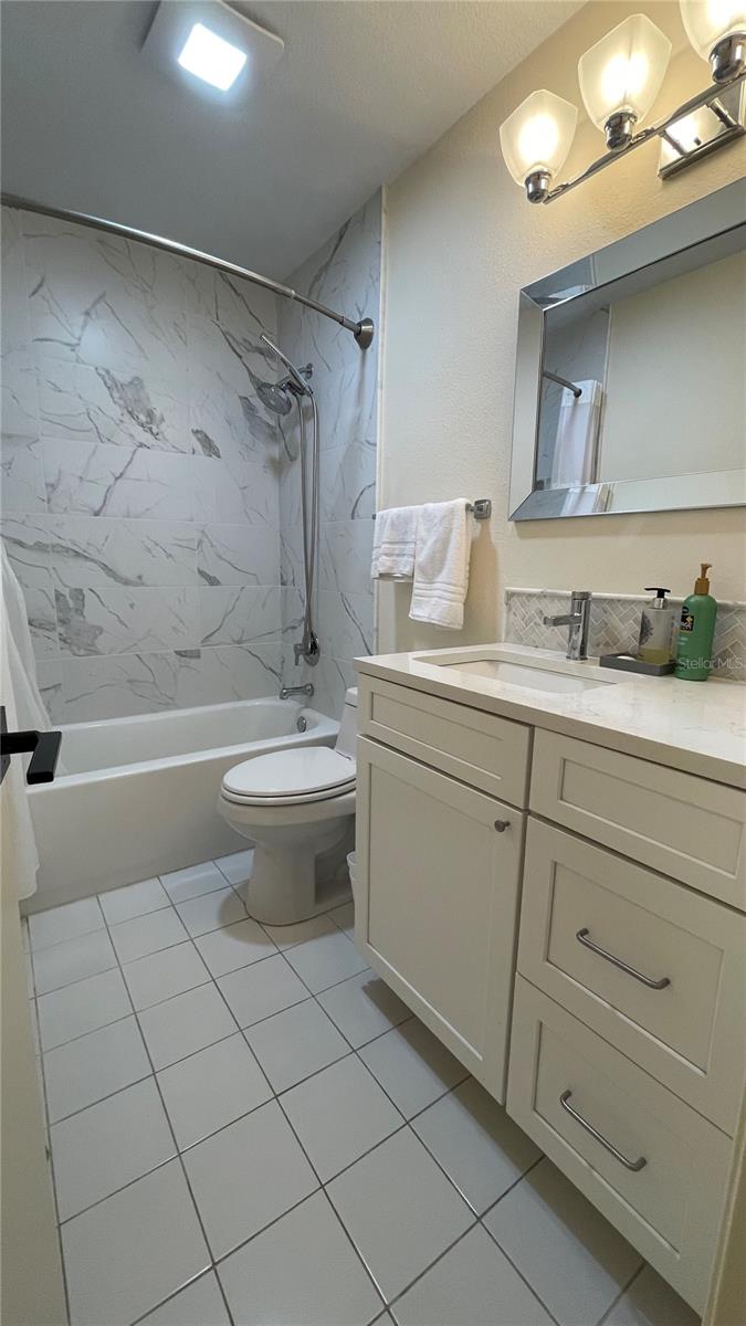 2708 SW 14TH DR #220, GAINESVILLE, FL, 32608