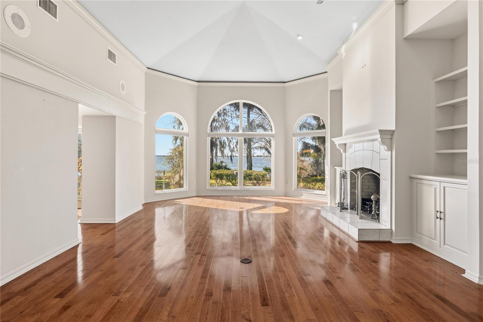 O6382730 Property Photo