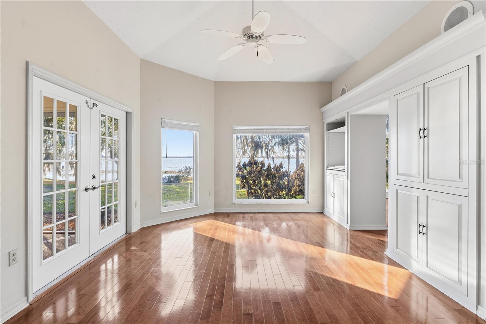 O6382730 Property Photo