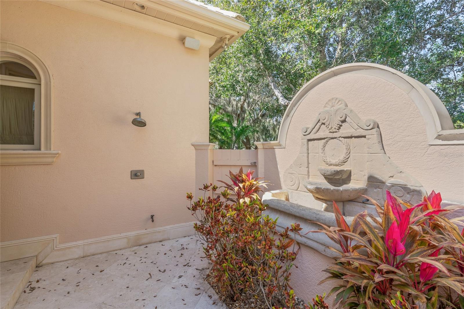 A4682656 Property Photo