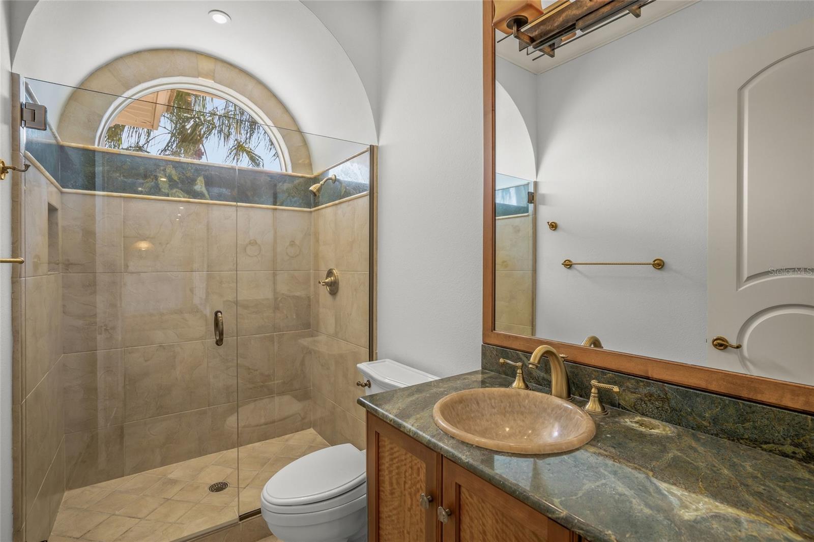 A4682656 Property Photo