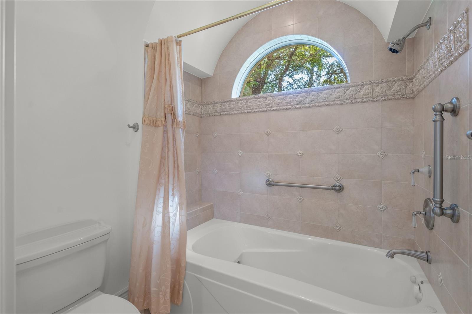 A4682656 Property Photo