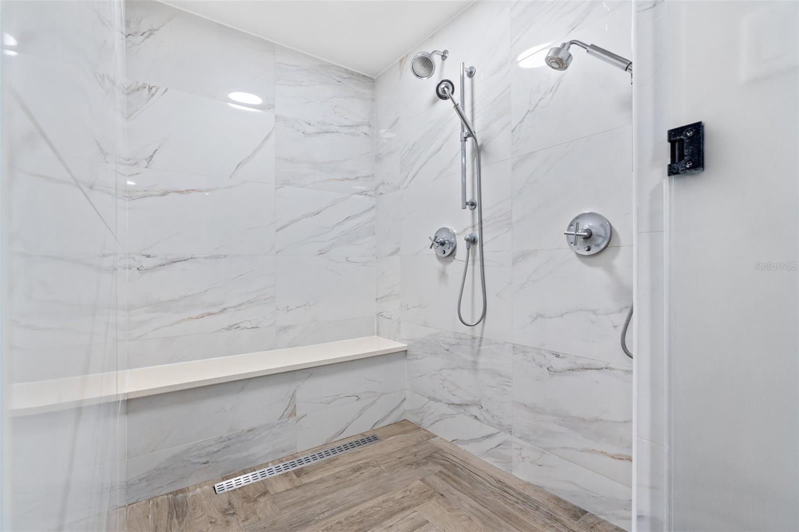 PR9119303 Property Photo