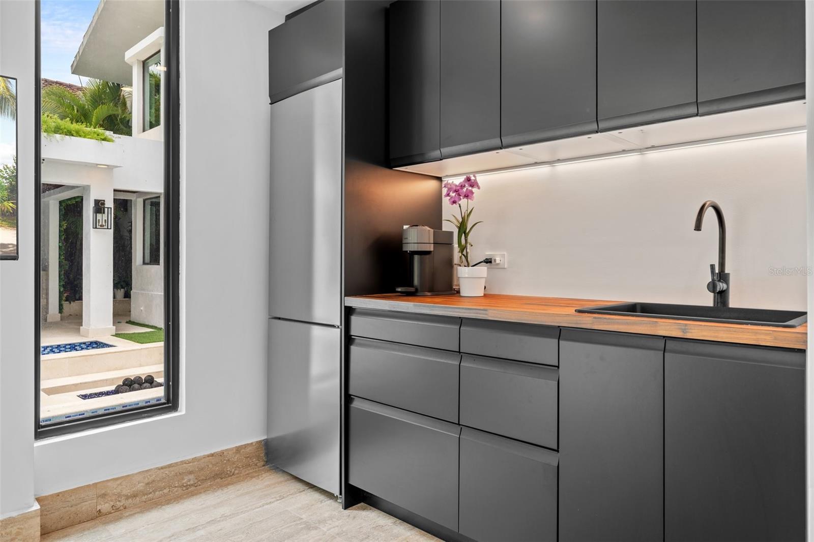 PR9119303 Property Photo