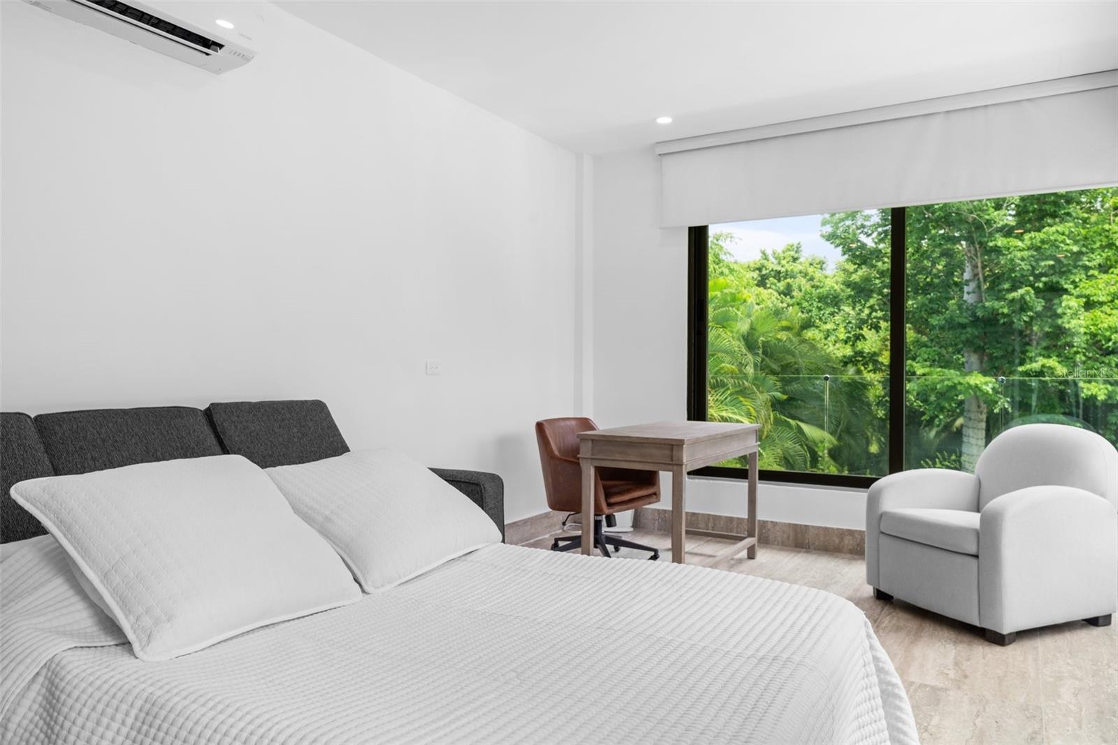 PR9119303 Property Photo