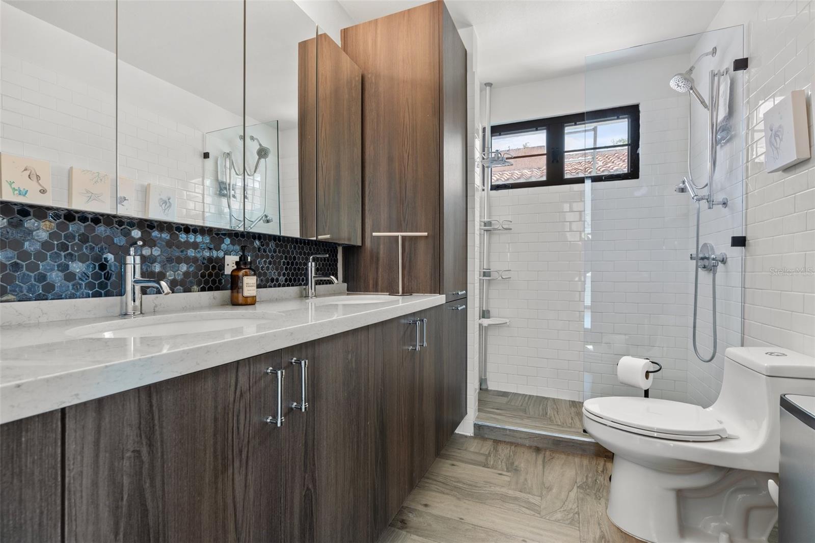 PR9119303 Property Photo