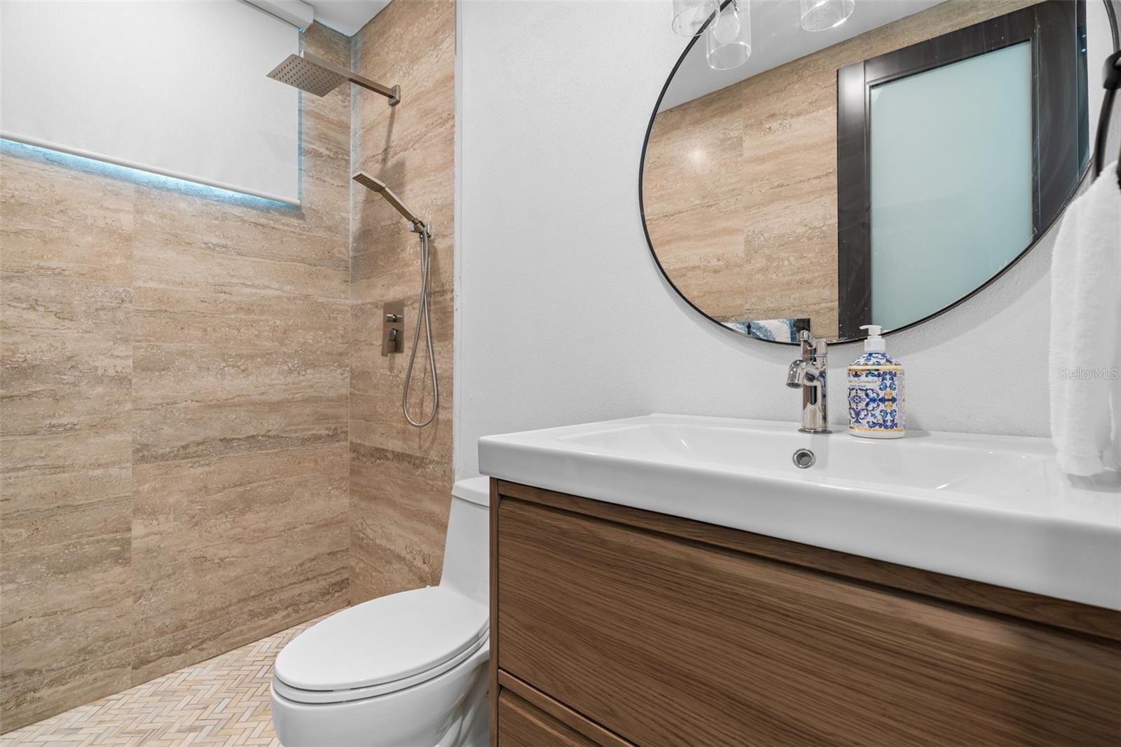 PR9119303 Property Photo